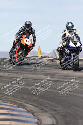 media/Nov-16-2025-Race Pace (Sun) [[8c5fa54630]]/Verified Riders/1-Turns 9 and 10 (925am)/